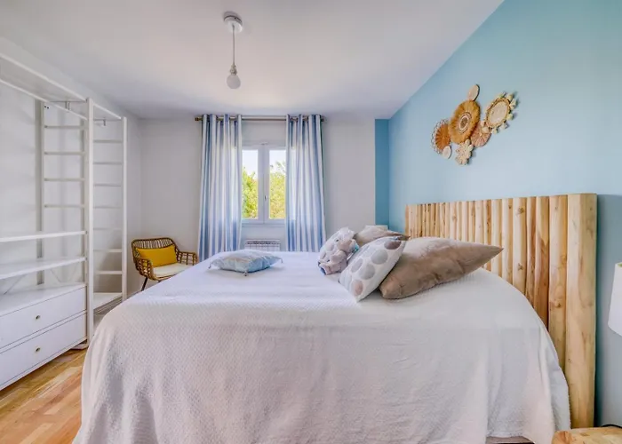 Maison Azurea - Piscine Et Bassin 招待所 3*
